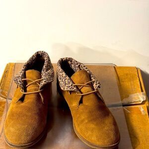 Lucky brand women casual boots size 7.5 good condition